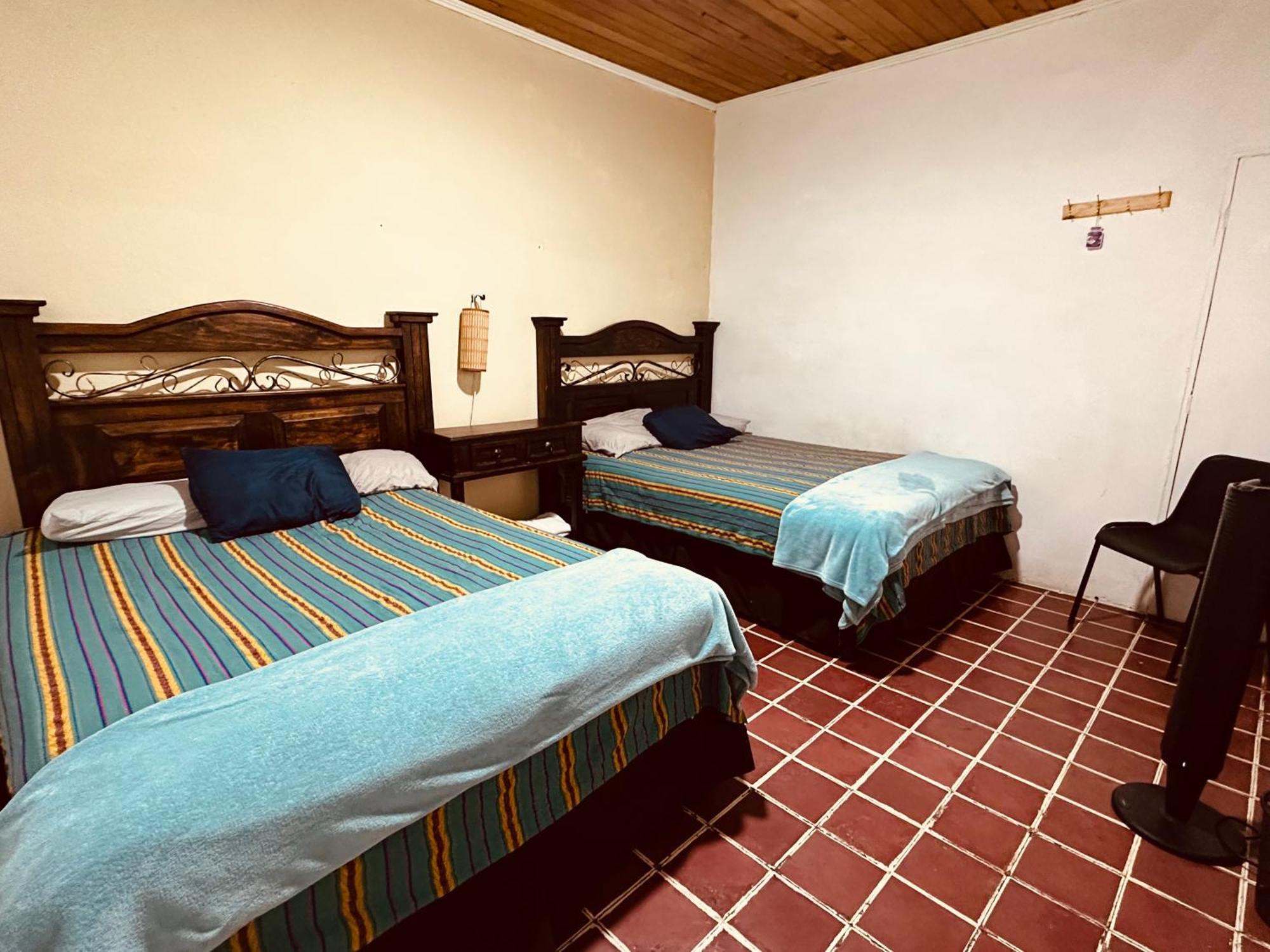 El Extranjero Hostal Antigua Exterior foto